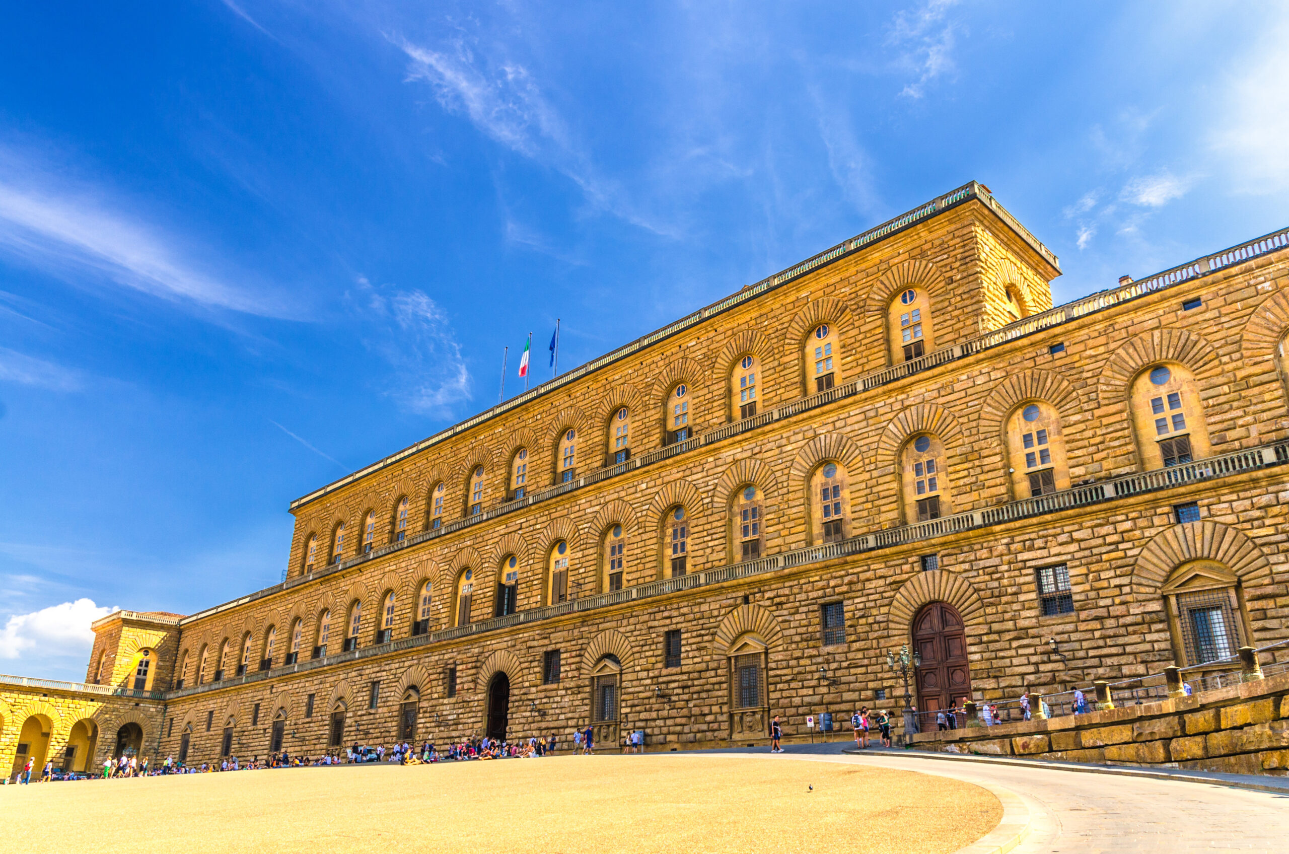 Pitti Uomo concludes with 15,000 visitors and an increase in foreign buyers The 106th edition of the men's fashion fair saw the growth of foreign buyers, a positive signal for the future of the fair and the men's fashion industry.
